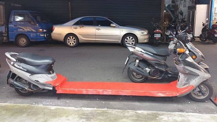 類靈車概念？北市驚見「加長版機車」