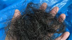 掉髮,落髮,後遺症,確診,染疫(翻攝自 爆怨公社)