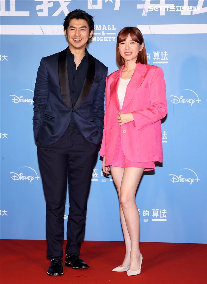 陳柏霖、郭雪芙出席Disney 全新律政輕喜劇「正義的算法」特映會。（記者邱榮吉/攝影）