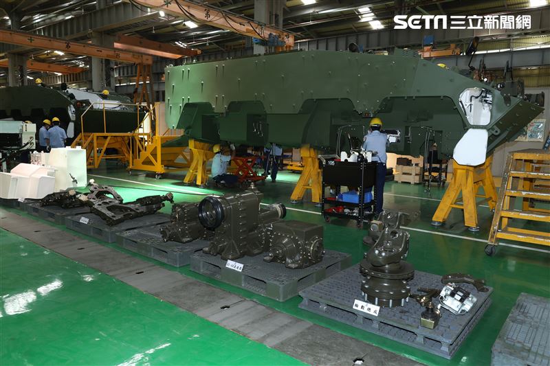 軍備局生產製造中心第209廠（雲豹）CM34輪型生產線首次公開媒體採訪。（記者邱榮吉/南投拍攝攝）