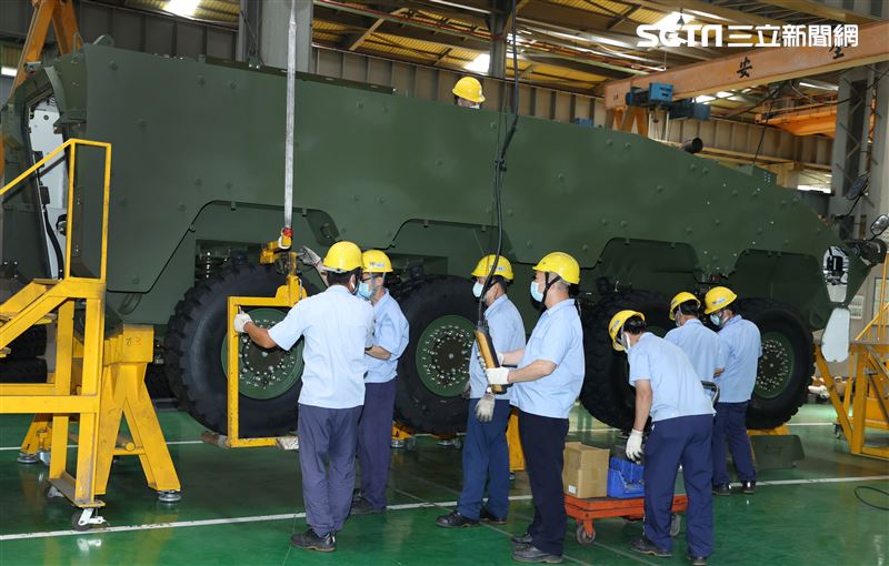 軍備局生產製造中心第209廠（雲豹）CM34輪型生產線首次公開媒體採訪。（記者邱榮吉/南投拍攝攝）