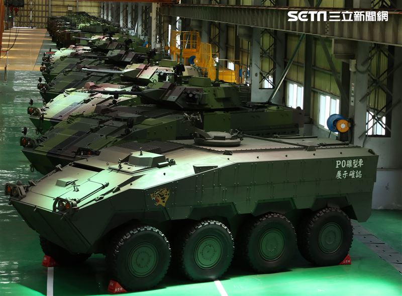 軍備局生產製造中心第209廠舉辦（雲豹）CM34輪型30公厘鏈砲戰鬥車動態性能展示。（記者邱榮吉/南投拍攝）