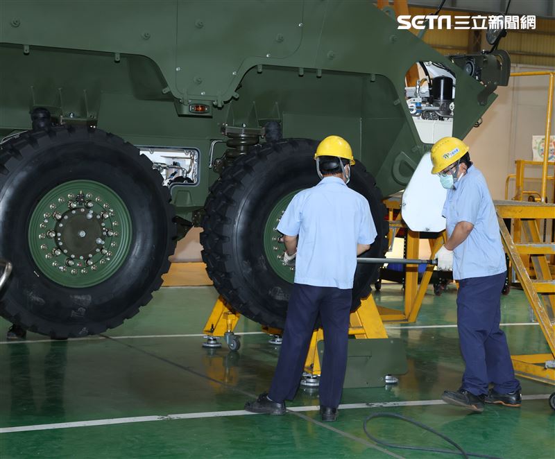 軍備局生產製造中心第209廠（雲豹）CM34輪型生產線首次公開媒體採訪。（記者邱榮吉/南投拍攝攝）