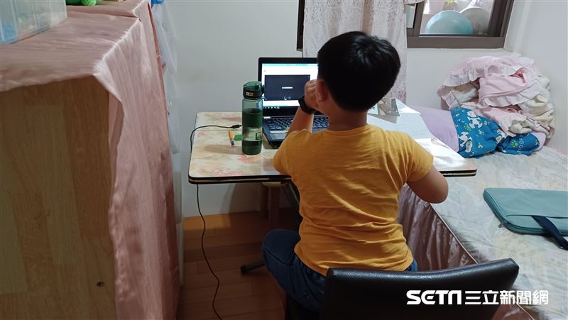 小朋友遠距上課偷看YT　專家揭隱憂