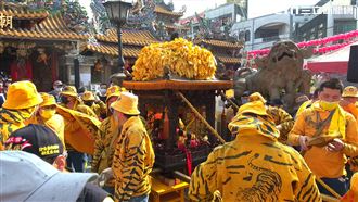 有它有保庇！北港迓媽祖轎錢、篙錢