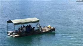 日月潭，漁筏，違法載客，招攬船屋住宿，亂象(圖／翻攝畫面)