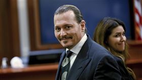 強尼戴普與律師卡蜜兒傳出緋聞。（圖／美聯社／達志影像）