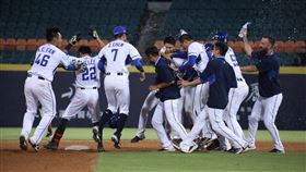 ▲富邦悍將辛元旭再見安打。（圖／富邦悍將球團提供）