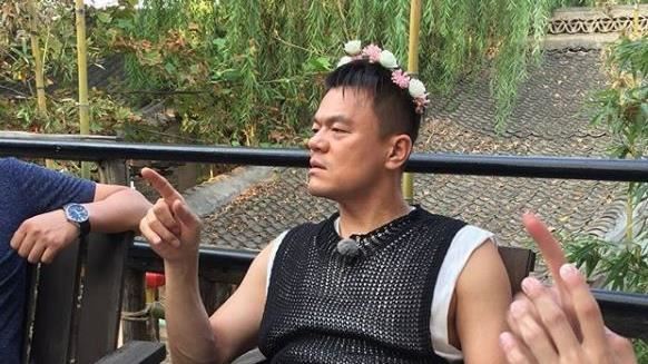 周子瑜老闆拍片傳教　網驚覺：像邪教
