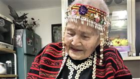 賽德克族文面國寶一百撒韻賽德克族文面國寶一百撒韻（Ipay Sayung），漢名為林智妹，她原在花蓮部落獨居，後來被兒女接到台北就近照顧，現由住在新北市中和區的女兒長年照顧。（中和區公所提供）中央社記者黃旭昇新北市傳真　108年6月7日