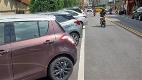 民眾覺得停放在白線內也被開單很冤枉，警方強調，逆向或是斜停都算是違規。（取自「彰化人大小事」臉書社團）