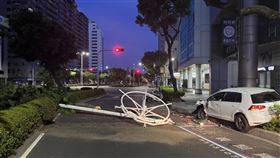 酒駕,路燈,撞斷