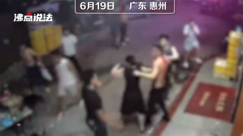 中國又傳圍毆！路人勸阻被打到昏迷