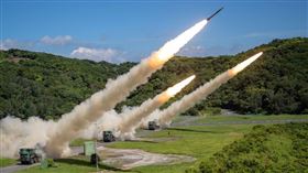 國軍飛彈射擊操演 雙聯裝刺針及雷霆2000火箭超震撼(圖/青年日報提供)