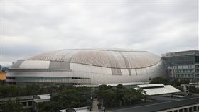 柯文哲談大巨蛋案：契約重訂前不核發使用執照台北市長柯文哲4日表示，針對大巨蛋案，會堅持重新訂定相關契約前不核發使用執照，會計師事務所11月底提供期末報告後，將與遠雄公司協商超額利潤、權利金等內容。圖為大巨蛋外觀。中央社記者張新偉攝  110年11月4日