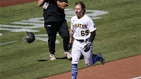 ▲蘇文斯基（Jack Suwinski）在父親節當天轟出3響炮送給進場看球的父親。（圖／美聯社／達志影像）