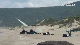 雷霆2000火箭出意外！軍事迷打氣