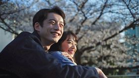 《餘命10年》坂口健太郎、小松菜奈。（圖／車庫娛樂提供）