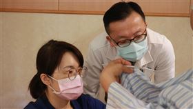 婦罹癌上山靠「大自然療法」　2年後乳房鈣化點彷彿下大雪（圖／台中慈濟醫院提供）