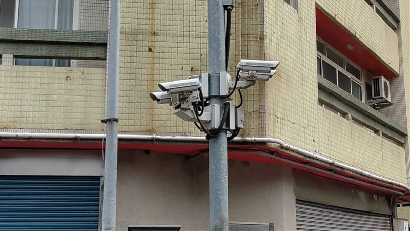 一路口竟裝4台監視器　內行揭用途