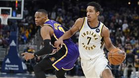 ▲威斯布魯克（Russell Westbrook）和柏格登（Malcolm Brogdon）。（圖／美聯社／達志影像）