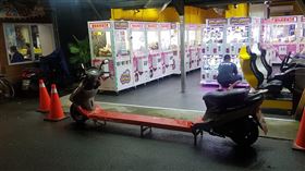 機車,魯夫,夜市,加長(翻攝自 爆廢公社公開版)