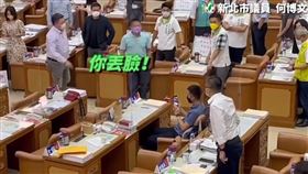 新北市藍綠議員為了恩恩事件互槓。（圖／翻攝自何博文粉絲團臉書）