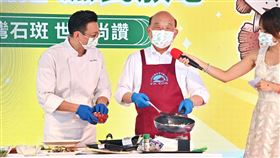 行政院長蘇貞昌今（22）日前往新北市出席「全民相挺，漁民放心～台灣石斑，世界尚讚」記者會。（圖／行政院提供)