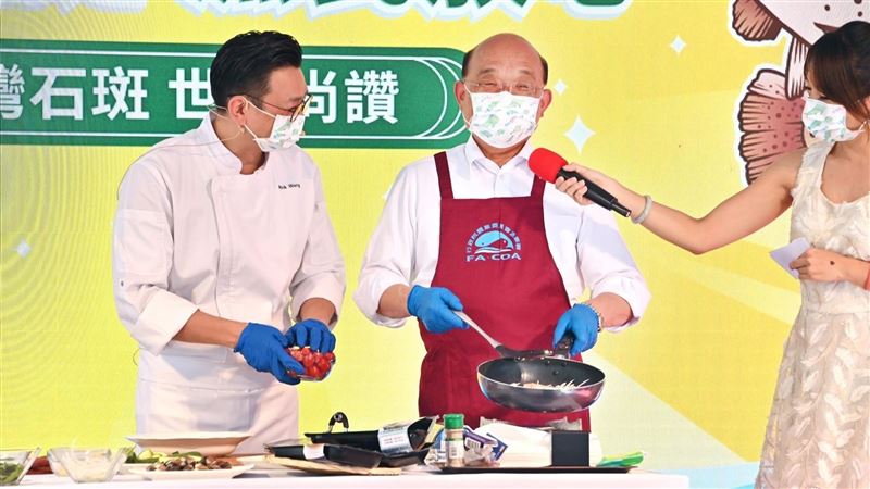 挺石斑魚　蘇貞昌秀廚藝賣力推銷