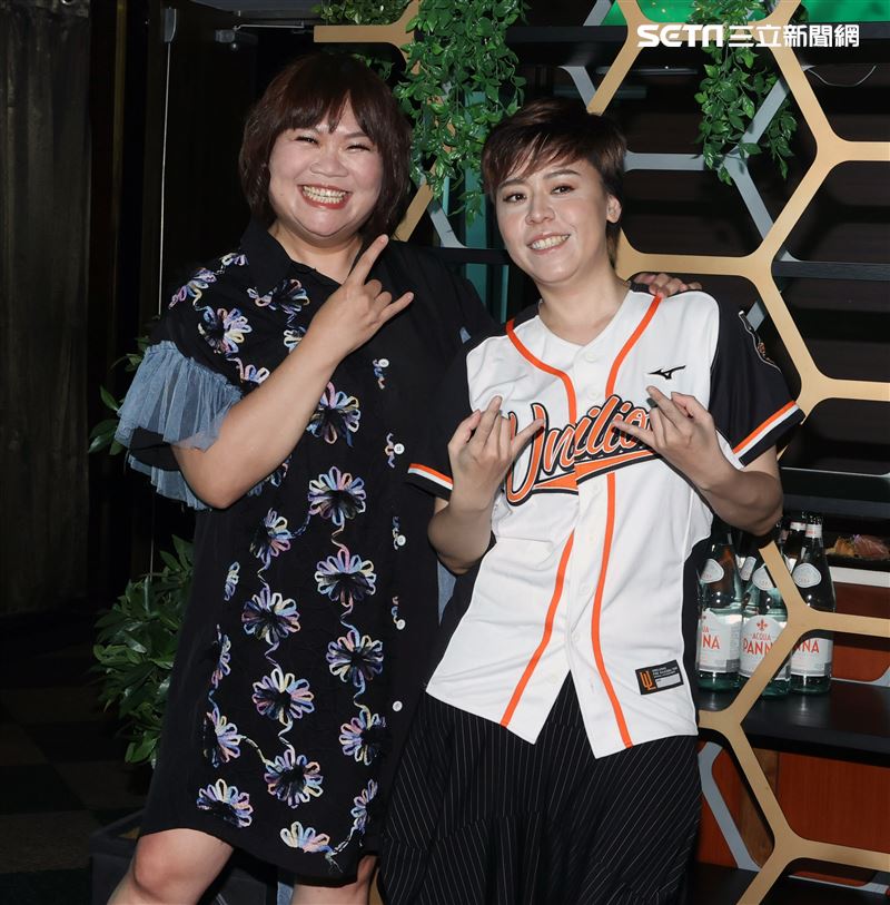 江惠儀入圍三項2022金曲獎老公「三秒」、吉那罐子-楊淑喻到場祝賀。（記者邱榮吉/攝影）