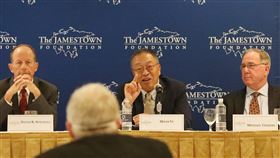 中俄關係近 余茂春籲北約擴至亞洲或成立印太版前美國國務院中國政策智囊余茂春（中）22日出席智庫活動表示，隨著中俄越走越近，他認為應成立印太版北大西洋公約組織（NATO），或在可行情況下將北約擴至亞洲。中央社記者徐薇婷華盛頓攝  111年6月23日