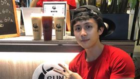 孫安佐21歲生日，曬出跟女友阿乃（恩維）的慶生合照。IG