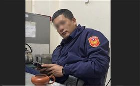 女網友爆料彰化分局警員長期家暴、開賭場、喝花酒。（圖／翻攝臉書社團靠北男友／老公）