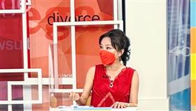 震震有詞。(圖/和展影視提供)