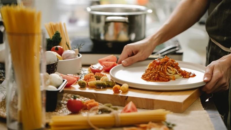 該名人妻結婚25年，假日都回婆家煮三餐。（示意圖／翻攝自Pixabay）