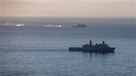 美國眾院23日通過年度國防授權法案，將持續支持台灣發展防衛軍力，包括與台灣進行軍演等。圖為美軍梅金島號兩棲攻擊艦2月在太平洋進行訓練。（圖／翻攝自facebook.com/USPacificFleet）
