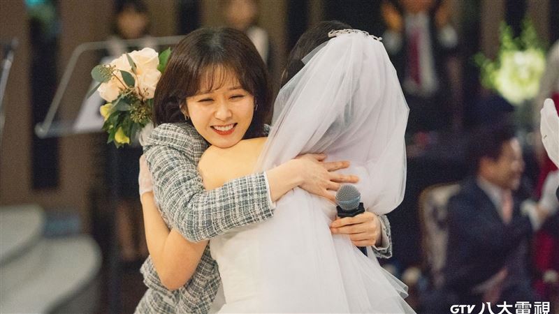 女神爆結婚喜訊「借種生子」圓夢當媽