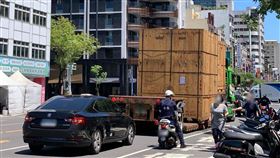 神秘木箱軍警一路護送！引發網友好奇