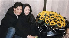 向佐、郭碧婷上月宣布懷二胎。（圖／翻攝自微博／向佐JackyHeung）