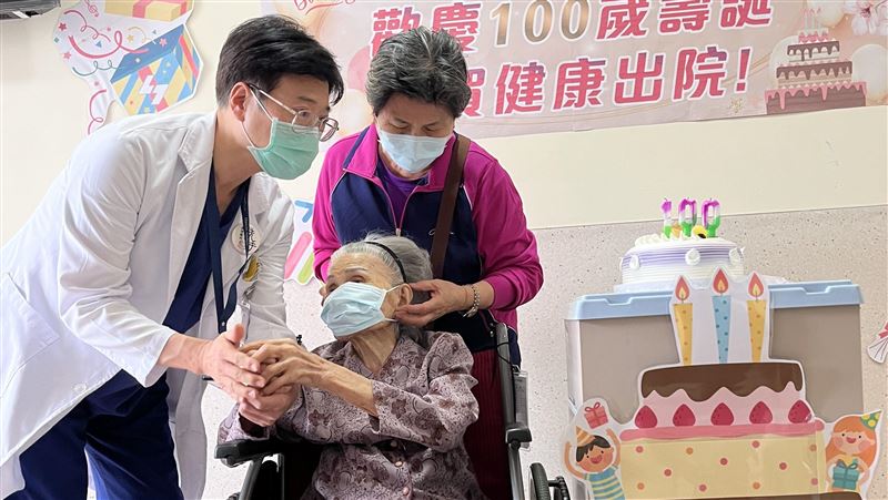 台中人瑞奶奶腹瀉無力　送醫才知確診