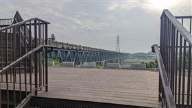 曾文溪渡槽橋修復  見證日本近現代工業發展嘉南大圳曾文溪渡槽橋5月底完成修復，這座渡橋槽兼具「交通道路」與「輸水管路」，見證日本近現代工業發展。（台南市文資處提供）中央社記者張榮祥台南傳真  111年6月24日