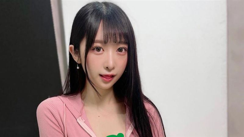 寫真女星邪惡視角走光　露底褲網暴動