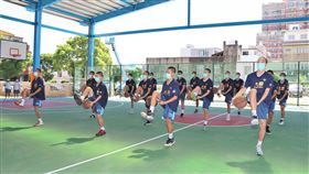 苗栗市首座風雨籃球場啟用苗栗縣政府在大倫國中分校預定地籃球場興建風雨球場，24日正式啟用，是苗栗市首座風雨籃球場，可提供社區與學校運動休閒適當場地，開放時間為週一到週日上午7時至晚間7時。（苗栗縣政府提供）中央社記者管瑞平傳真  111年6月24日