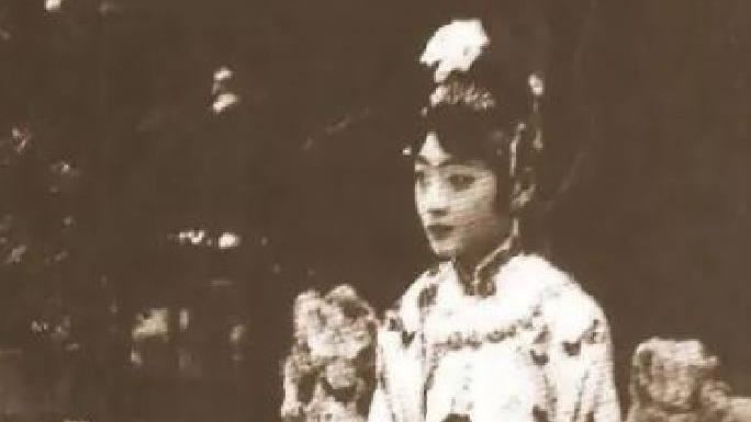 婉容被溥儀囚禁！說了一句話讓人心疼