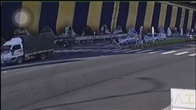 安全島,休旅車,汽車,騎士