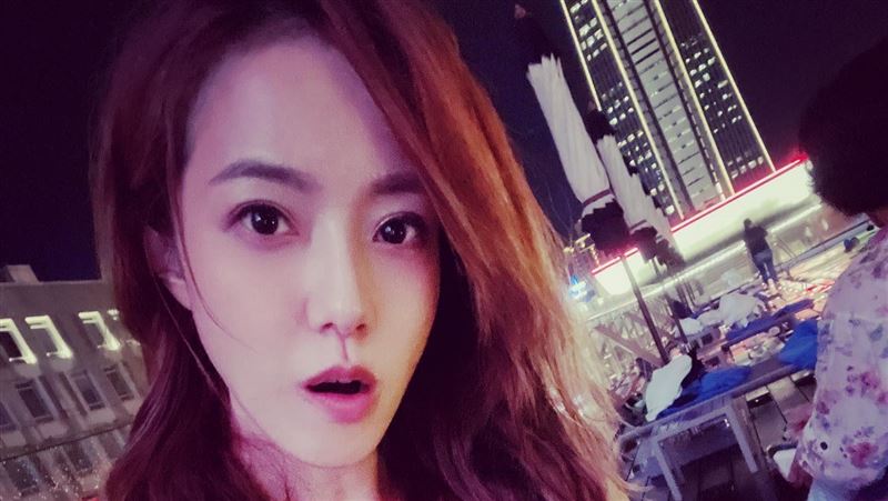 人妻解放不穿了　台8最強正宮秀雙球