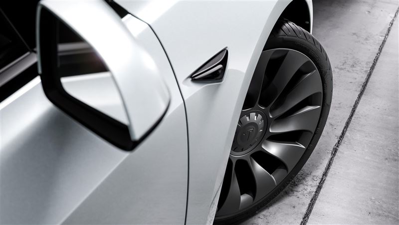 Model 3　升級20吋輪圈