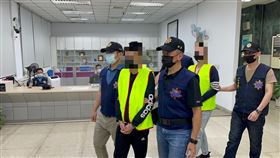 ▲自稱竹聯幫仁堂組長的詹姓主嫌自組詐騙集團，透過telegrame通運軟體等，招募想暑期打工青少年當車手取款，發現青少年疑似偷A款項，便私行拘禁、暴力凌虐。（圖／翻攝畫面）