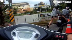 違規男加速逃害摔　女友氣炸：開雙倍（圖／翻攝畫面）