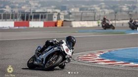 重機自撞卡樹慘死　死者是知名網紅（圖／翻攝自死者IG)